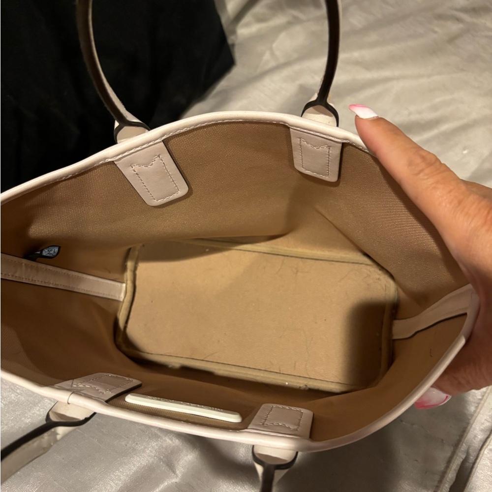 Small Michael Kors purse - Picture 2 of 2